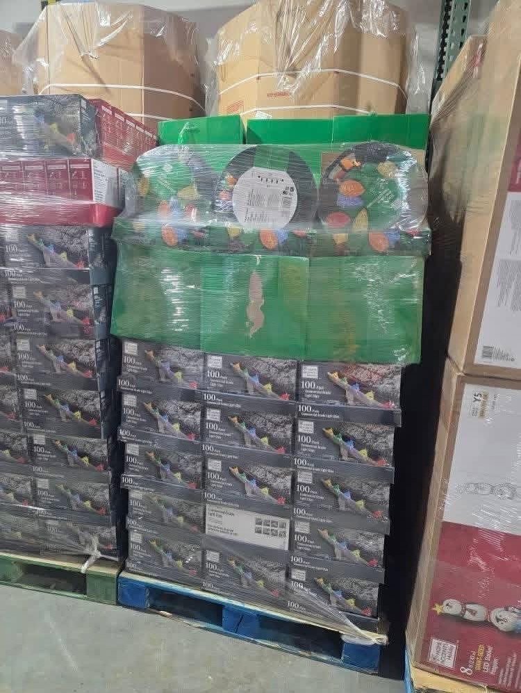 1000418221.jpg Christmas pallets - Image 1
